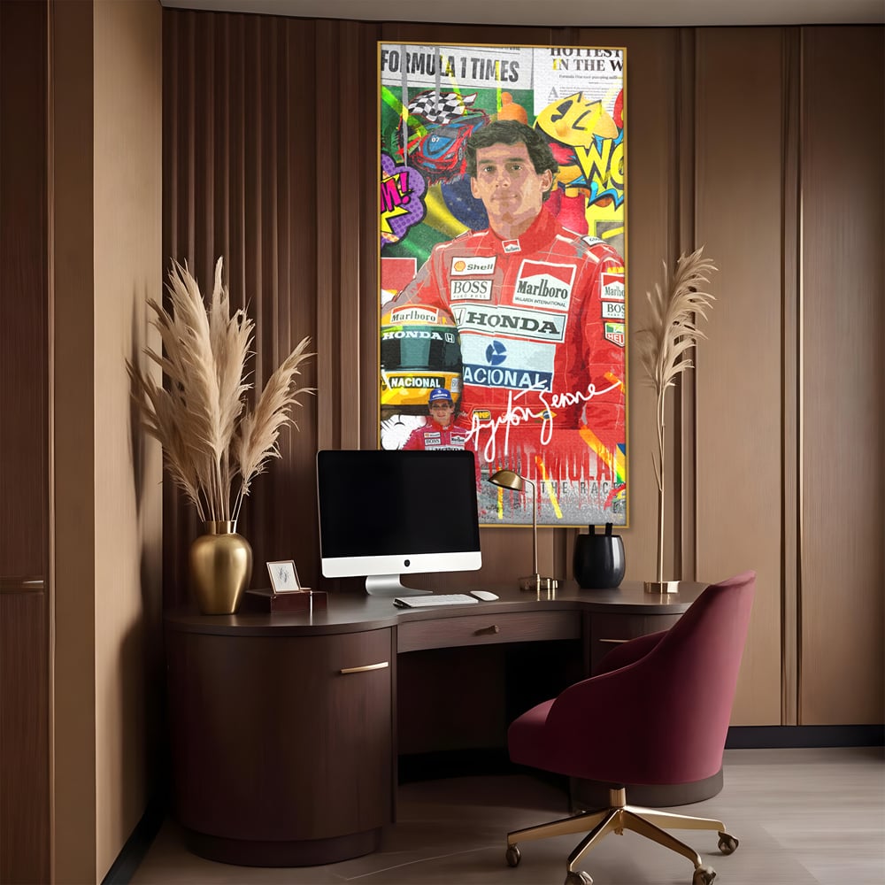 Tablou canvas cu tablou canvas cu pilotul ayrton senna, in rama de aluminiu auriu, pe perete intr-un birou